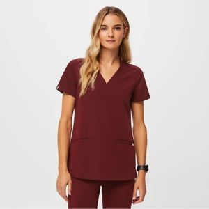 Figs Casma three pocket scrub top burgundy XS